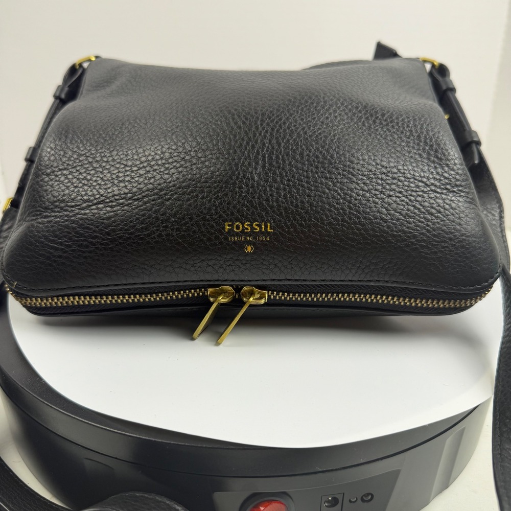 Fossil Black Pebbled Leather Crossbody Bag Expandable Brass Key Charm Messenger - Picture 11 of 14
